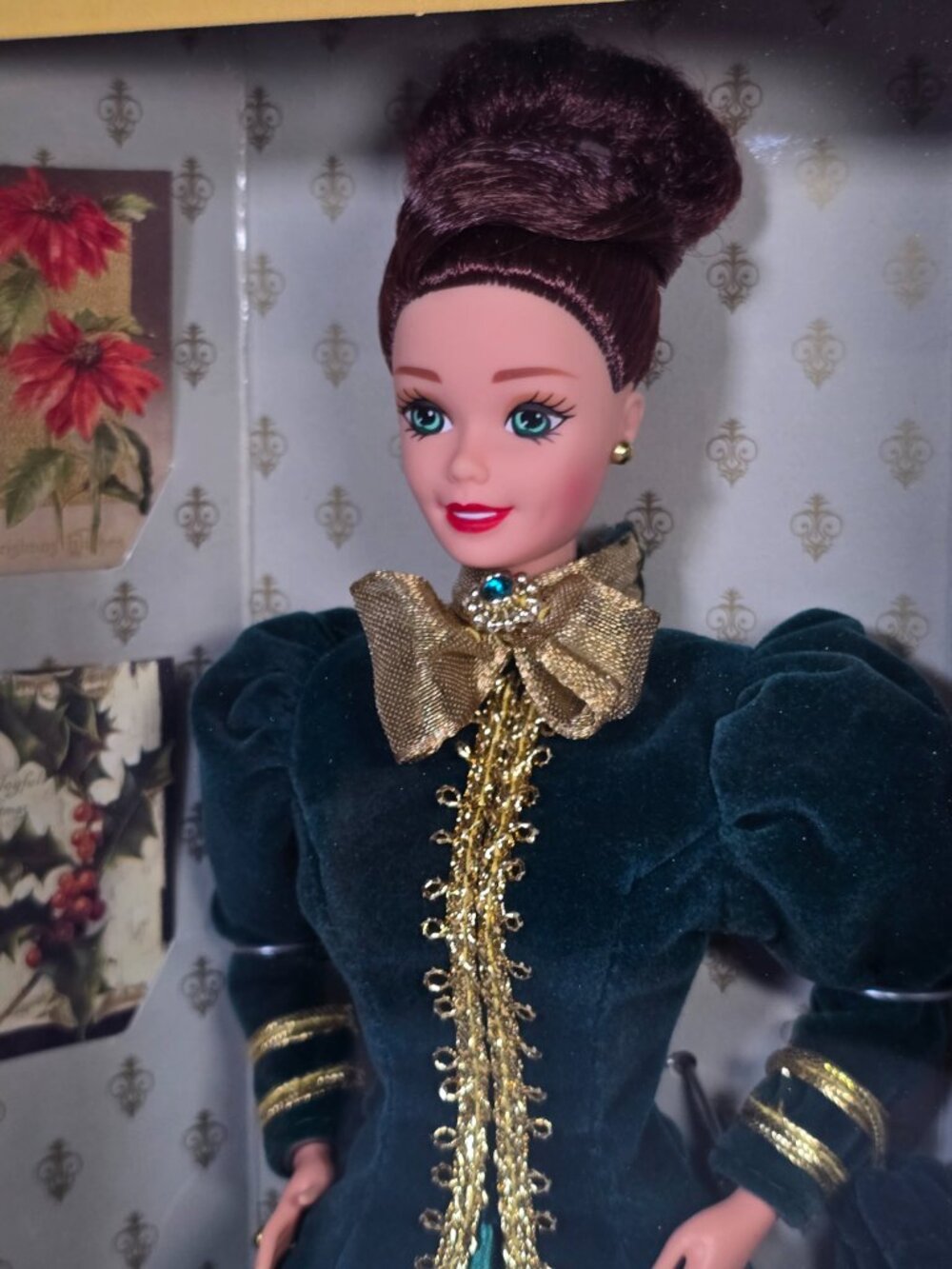 1996 Hallmark Special Edition Yuletide Romance Barbie Doll #15621 NIB Read - Picture 3 of 10